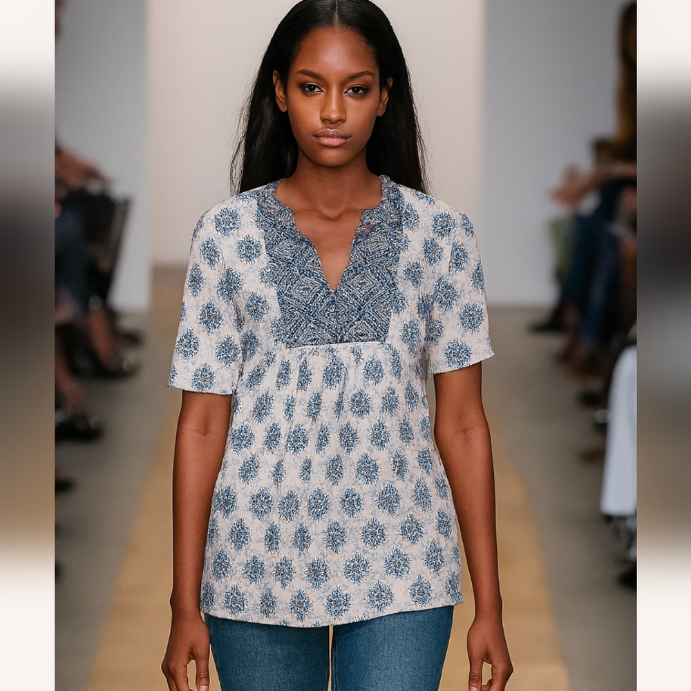 Michael Michael Kors Blue and White Floral Baby doll  Top Size Small